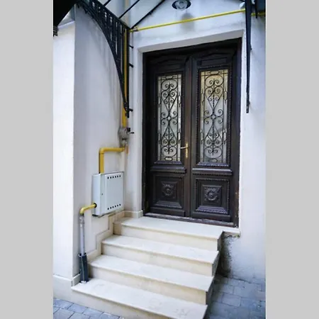 Marvellous Design 2br Old Town